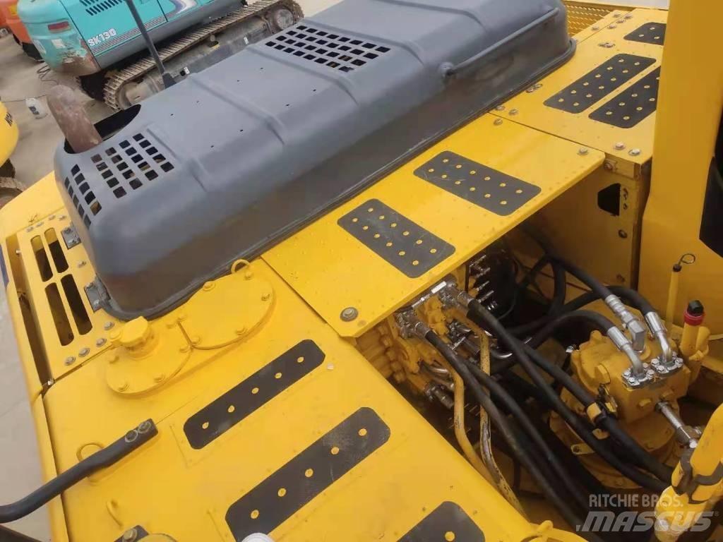 Komatsu 220-8 Kāpurķēžu ekskavatori