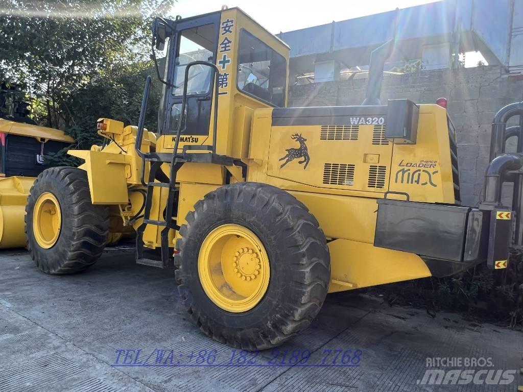 Komatsu WA320 Iekrāvēji uz riteņiem