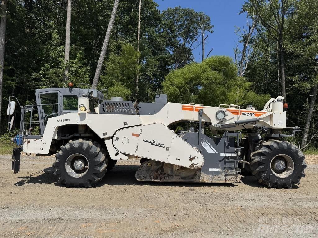 Wirtgen WR 2400 Asfalta savācējs