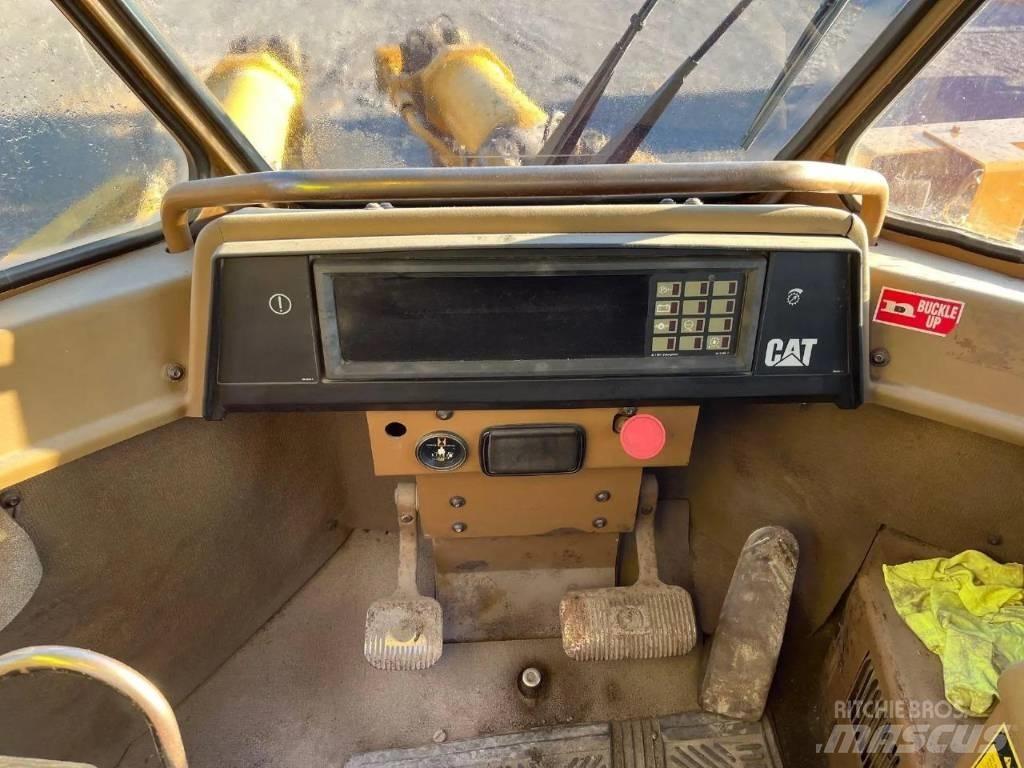 CAT 988 F Iekrāvēji uz riteņiem