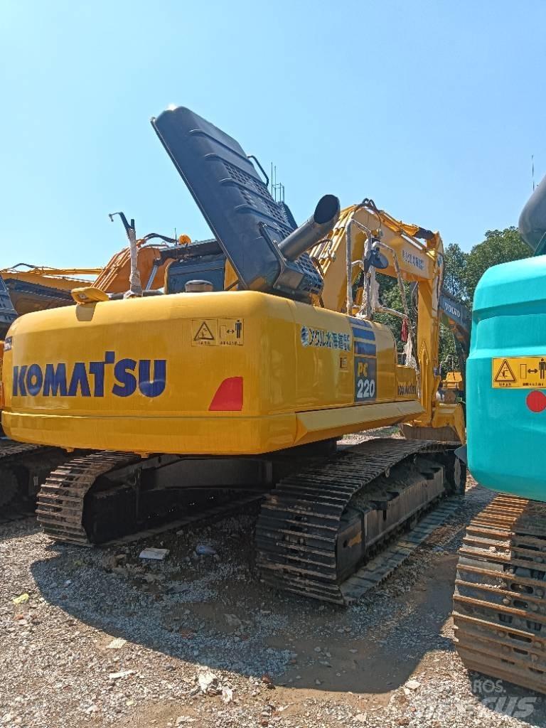 Komatsu PC 220 Kāpurķēžu ekskavatori