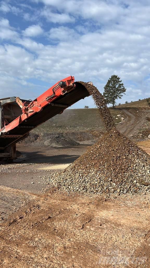 Sandvik QI240 Mobilie drupinātāji