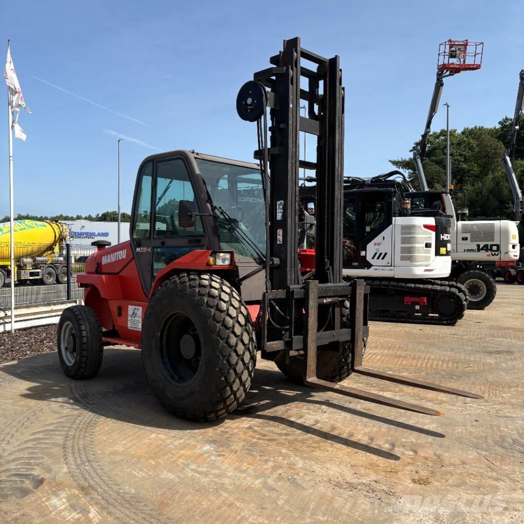 Manitou M 30.4 Apvidus autokrāvējs