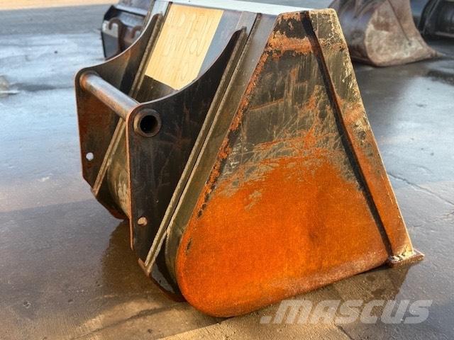 Manitou USED BUCKET Kausi