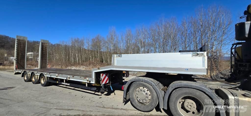 Schwarzmüller D40R Zemie treileri