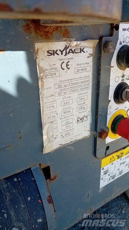 SkyJack SJ 3219 Šķerveida pacēlāji
