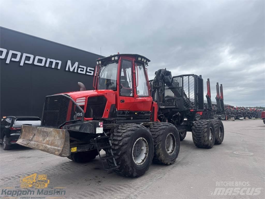 Komatsu 895 Forvarderi