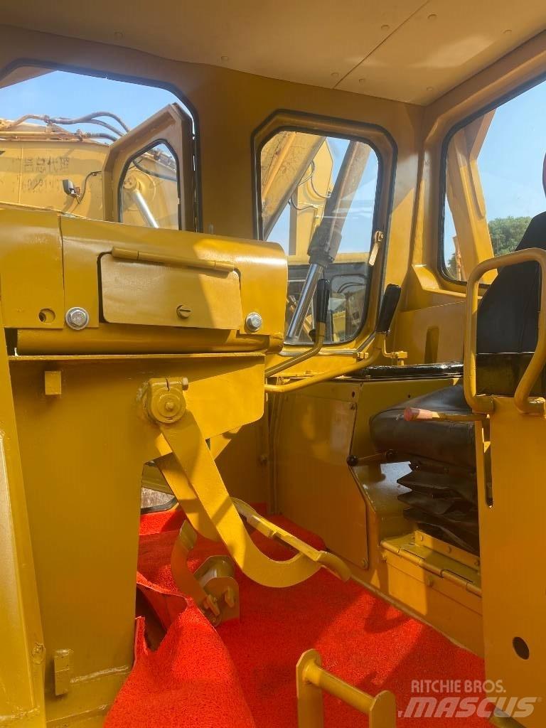CAT D 8 K Kāpurķēžu buldozeri