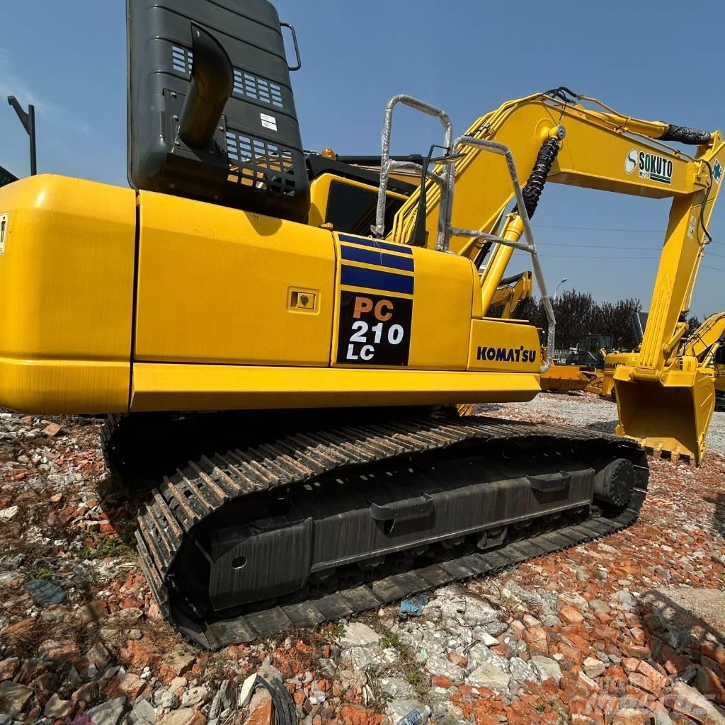 Komatsu 210-8 Kāpurķēžu ekskavatori