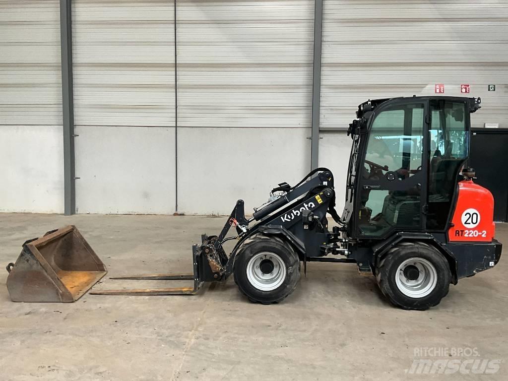 Kubota RT 220-2 Iekrāvēji uz riteņiem