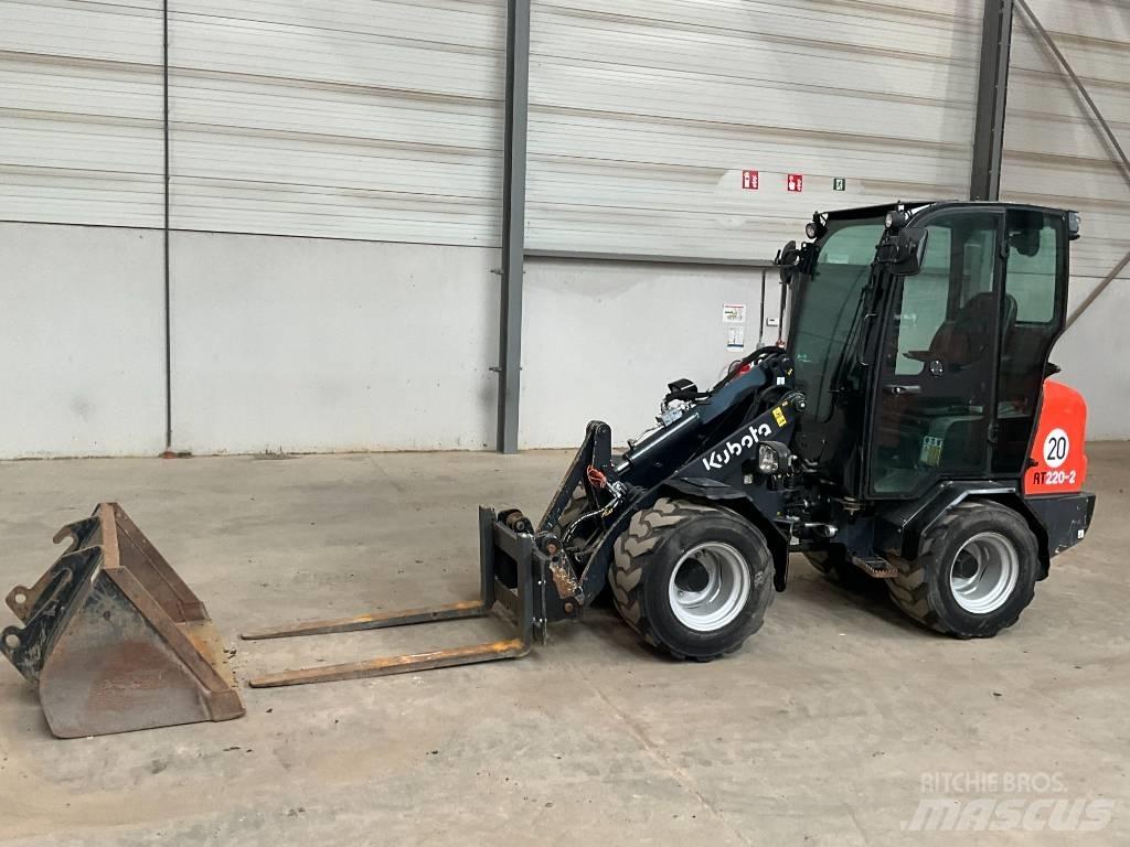 Kubota RT 220-2 Iekrāvēji uz riteņiem