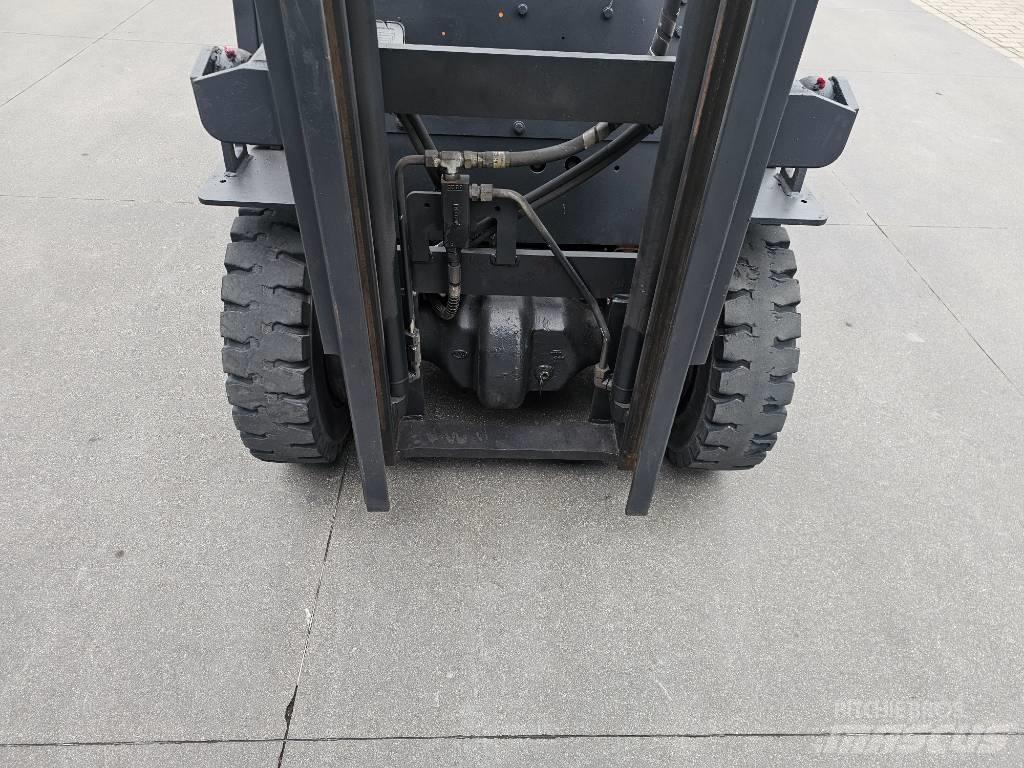 Doosan D 25 G Tehnika ar dīzeļa dzinēju