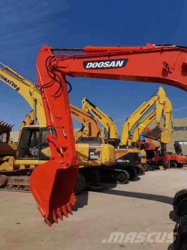 Doosan DX 225 Kāpurķēžu ekskavatori