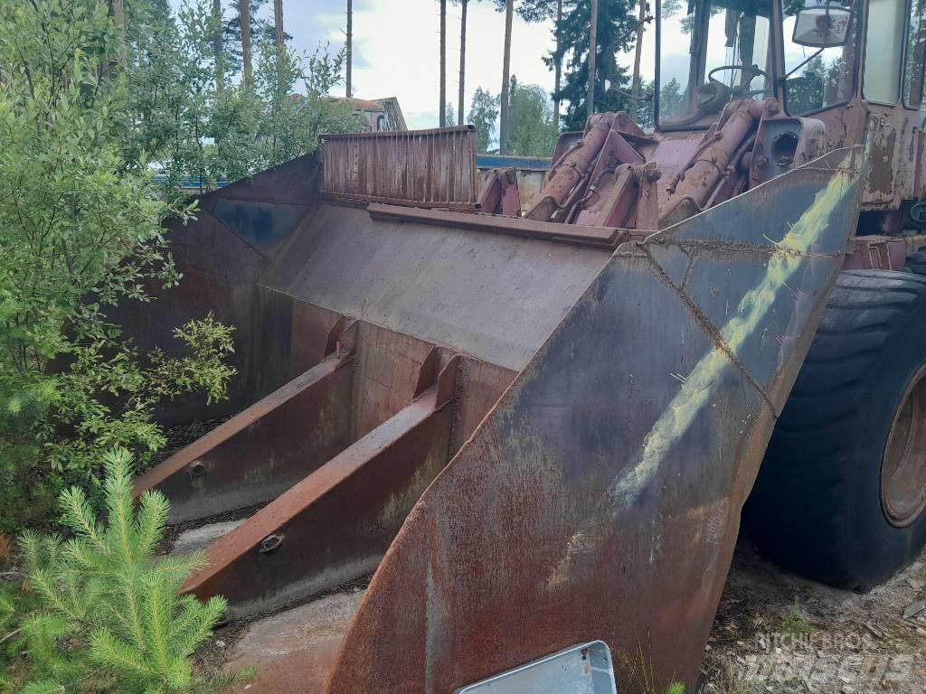 Valmet 1200 Iekrāvēji uz riteņiem