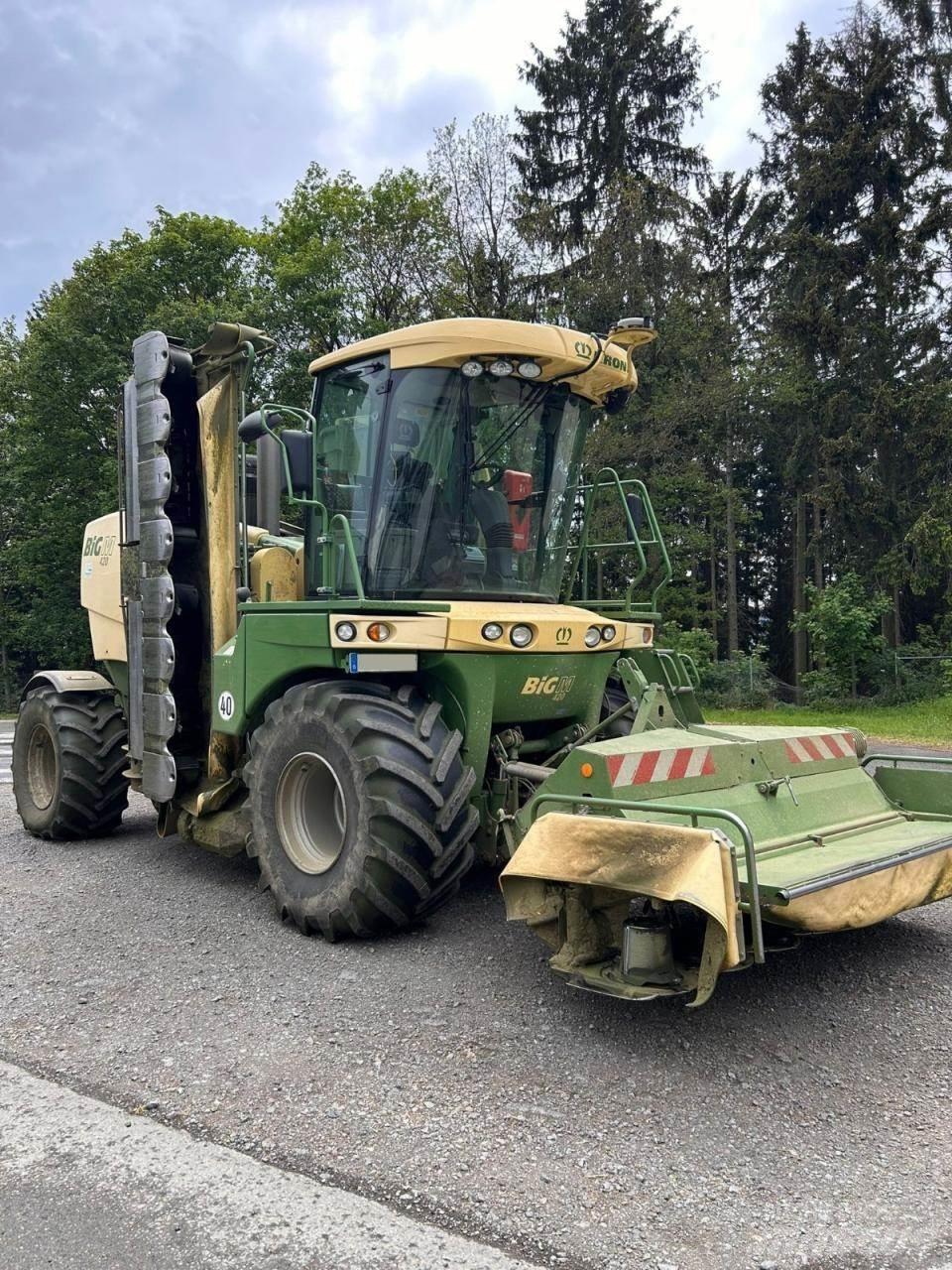 Krone Big M 420 CV Zāles smalcinātāji
