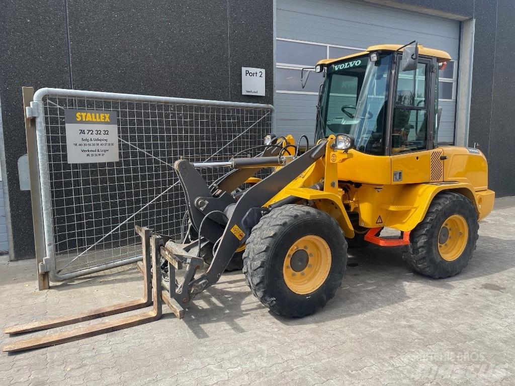 Volvo L30G Mini iekrāvēji