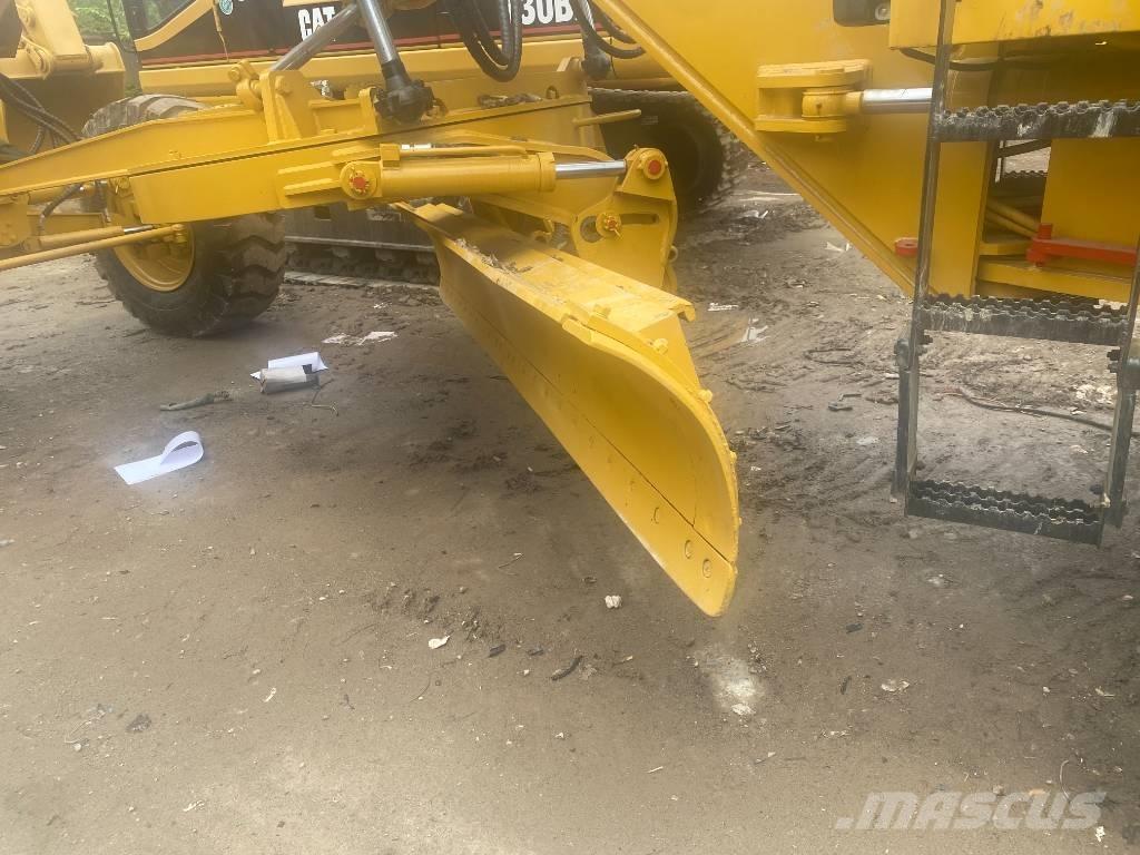 CAT 120 H Greideri