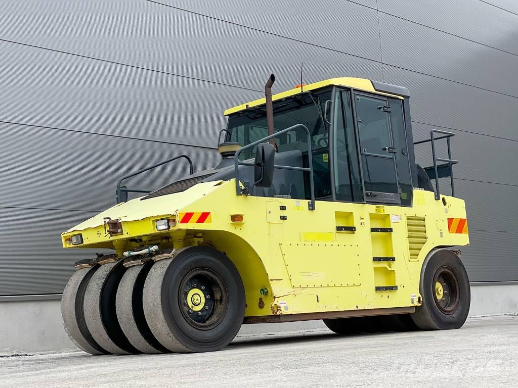 Ammann AP 240 Pneimatiskie veltņi