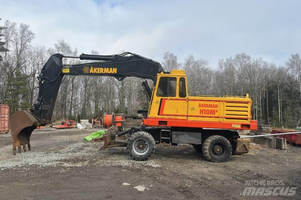 Åkerman H 10 M B Ekskavatori uz riteņiem