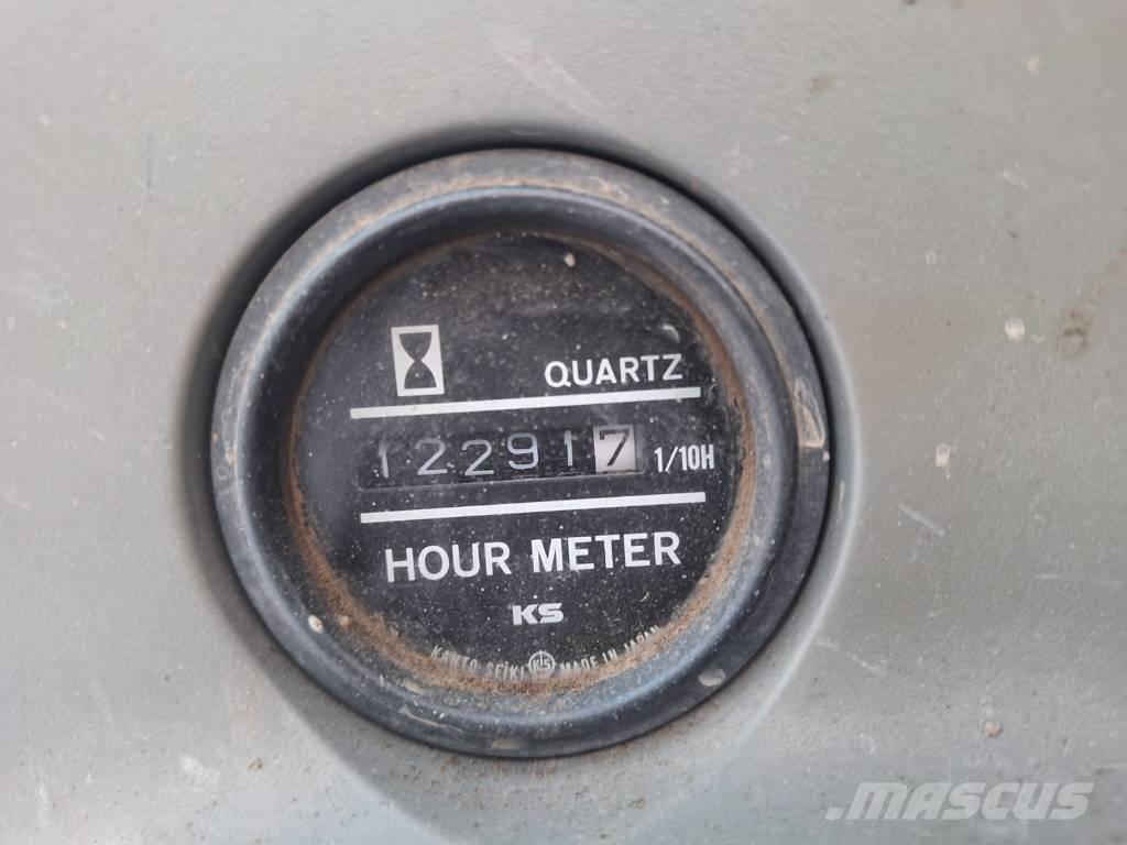 Kobelco SK135SRLC Kāpurķēžu ekskavatori