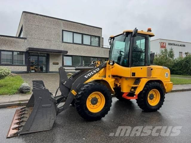 Volvo L 30 G Iekrāvēji uz riteņiem