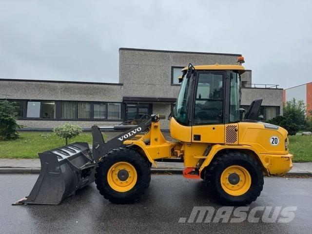 Volvo L 30 G Iekrāvēji uz riteņiem