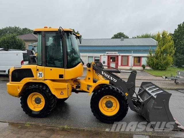 Volvo L 30 G Iekrāvēji uz riteņiem