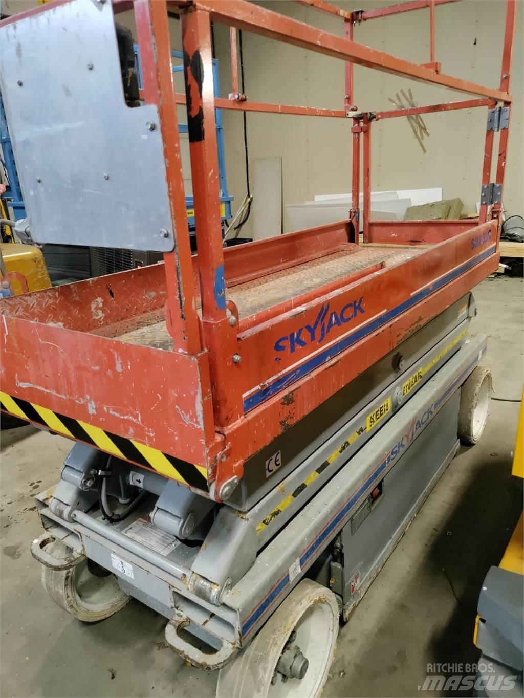 SkyJack SJ3220 Šķerveida pacēlāji