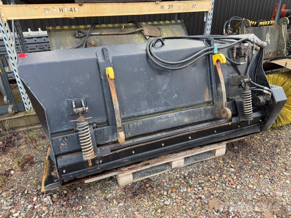 JCB 413 S Iekrāvēji uz riteņiem