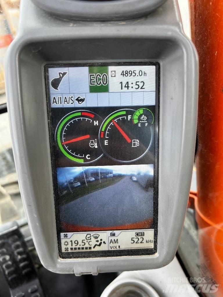 Hitachi ZX 135 US-6 Kāpurķēžu ekskavatori