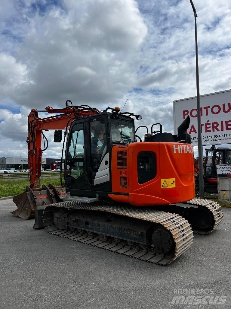 Hitachi ZX 135 US-6 Kāpurķēžu ekskavatori
