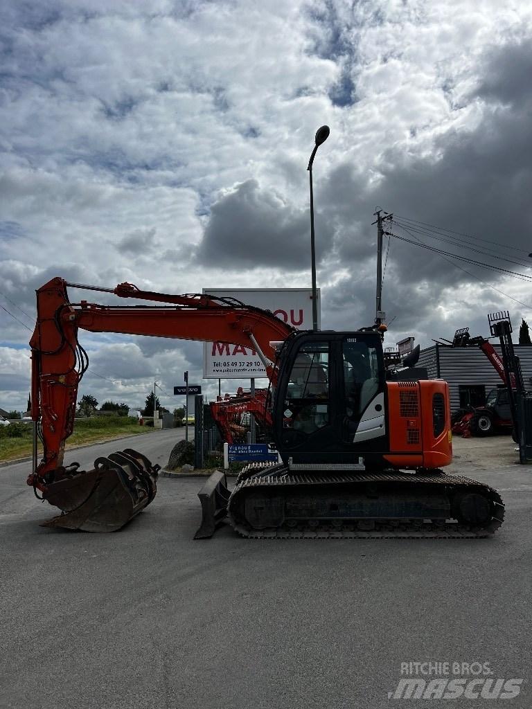 Hitachi ZX 135 US-6 Kāpurķēžu ekskavatori