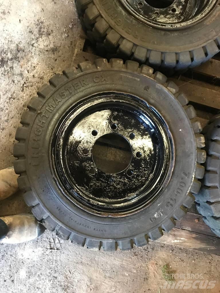 Bobcat S 175 Lietoti riteņu kompaktiekrāvēji