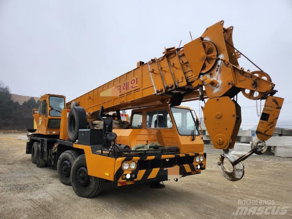 Hyundai HC 50 Visurgājēji celtņi