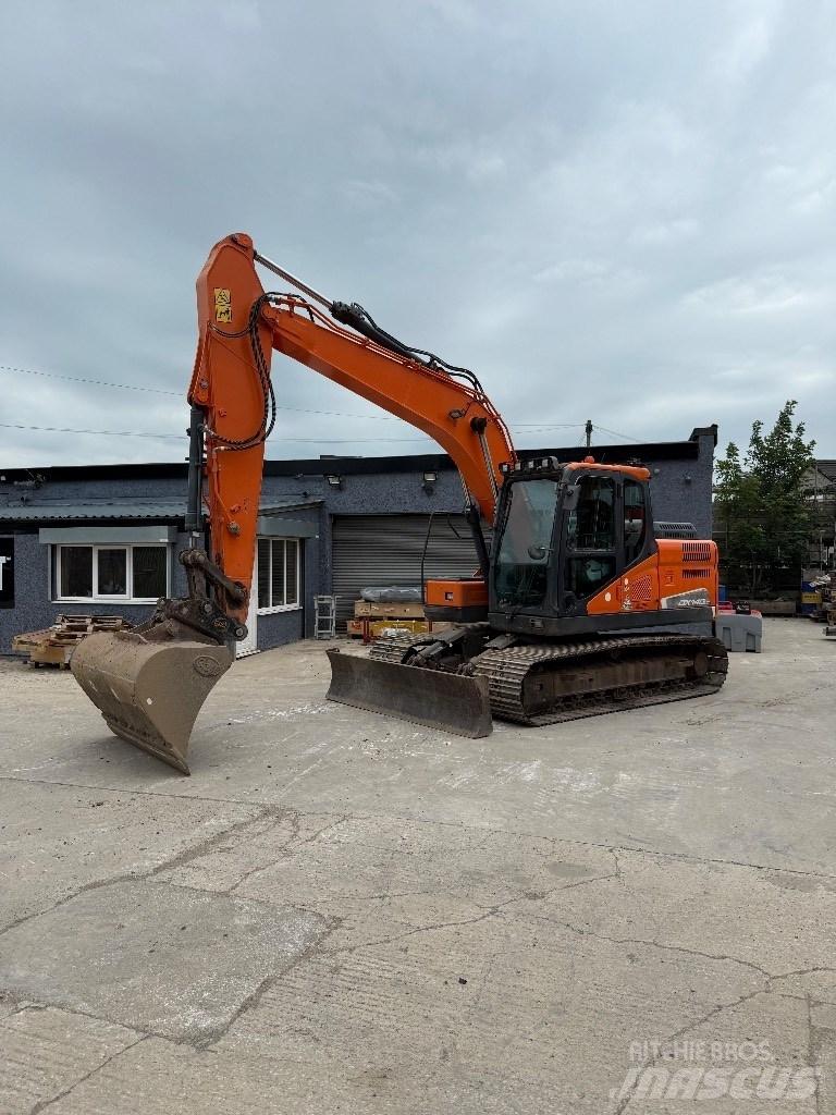 Doosan DX 140 LC Kāpurķēžu ekskavatori