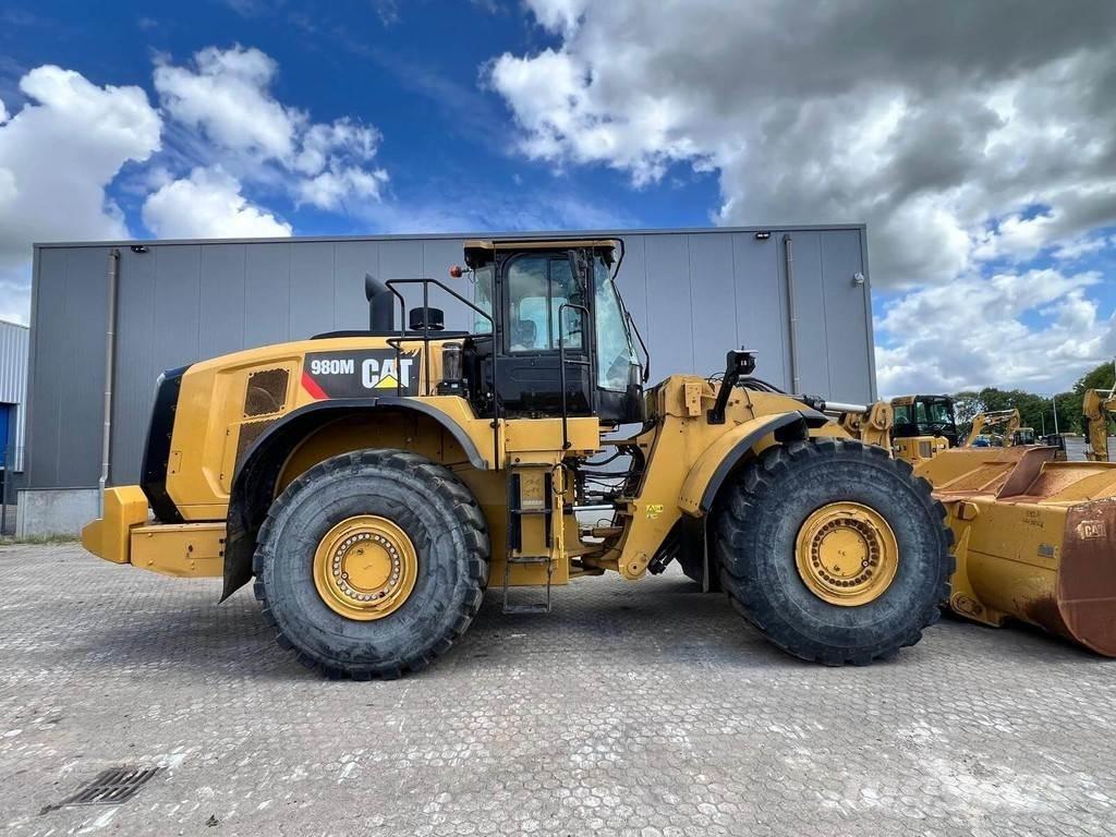 CAT 980M Iekrāvēji uz riteņiem