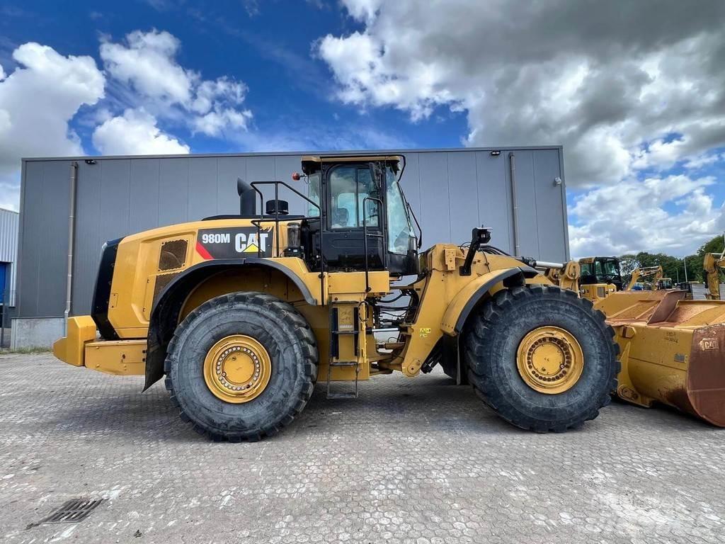 CAT 980M Iekrāvēji uz riteņiem
