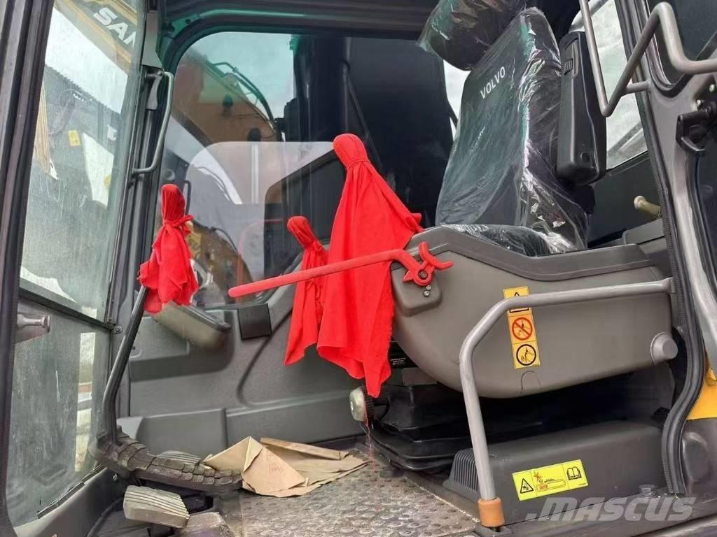Volvo 240 Kāpurķēžu ekskavatori