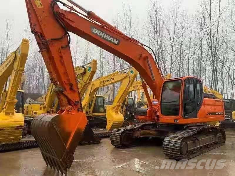 Doosan DX300LC Kāpurķēžu ekskavatori