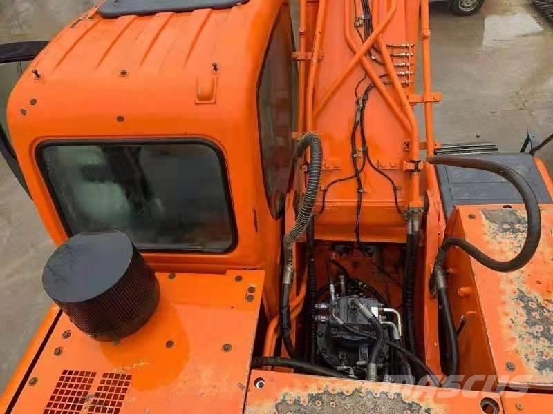 Doosan DX300LC Kāpurķēžu ekskavatori