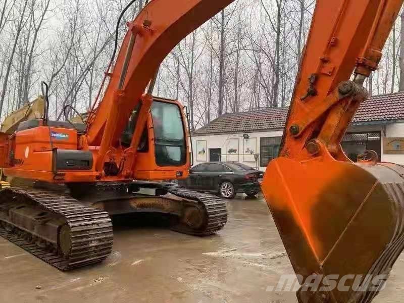 Doosan DX300LC Kāpurķēžu ekskavatori