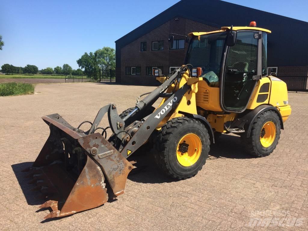 Volvo L 25 F Iekrāvēji uz riteņiem
