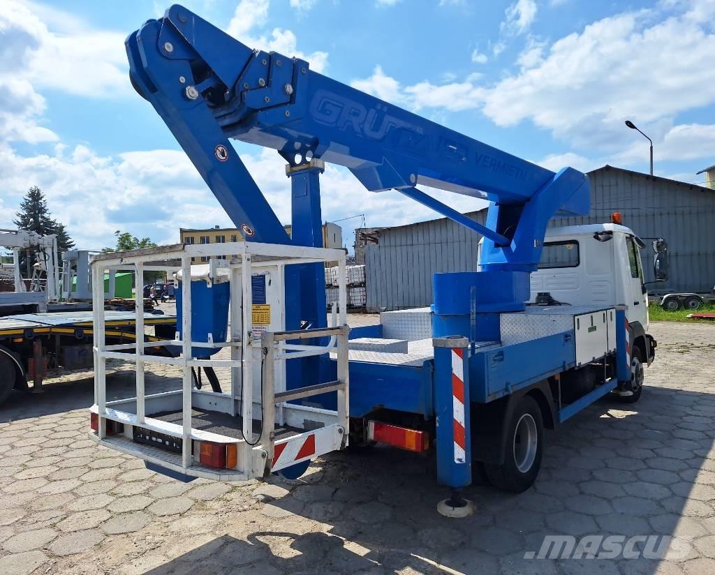 Bison TKA 30 KS Pacēlāji uz automašīnas bāzes