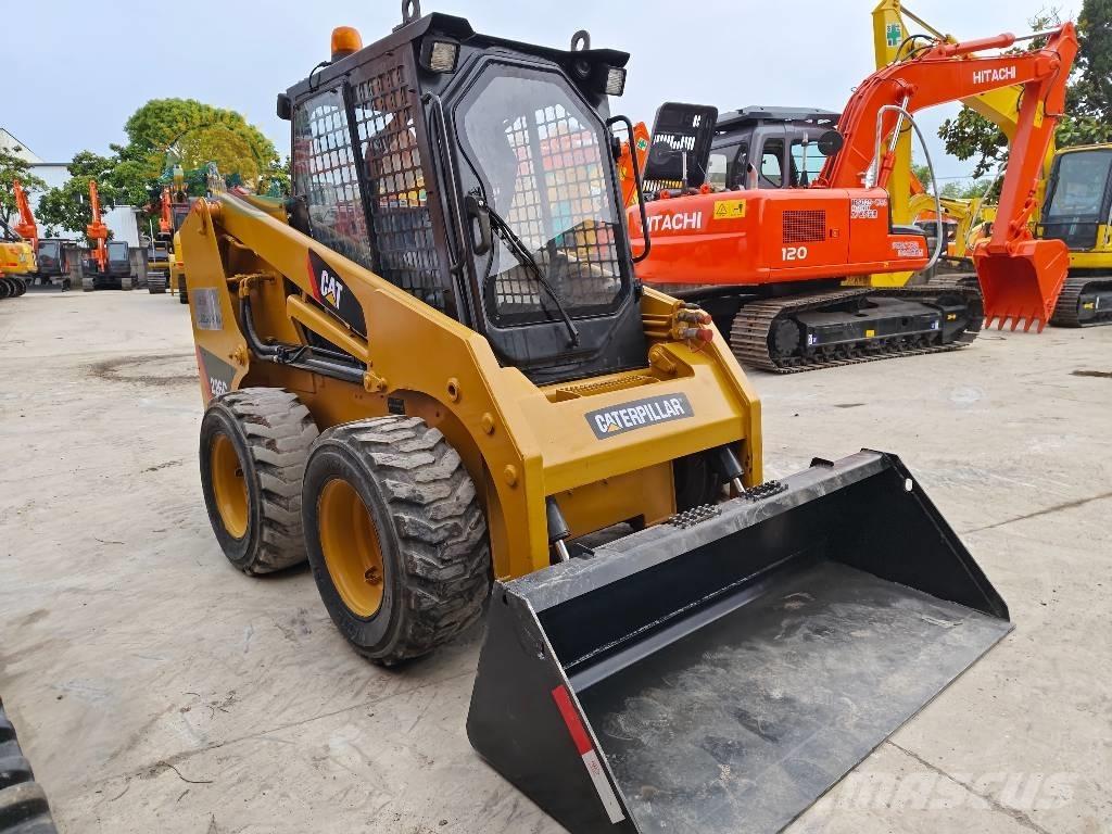 CAT 226 C Lietoti riteņu kompaktiekrāvēji
