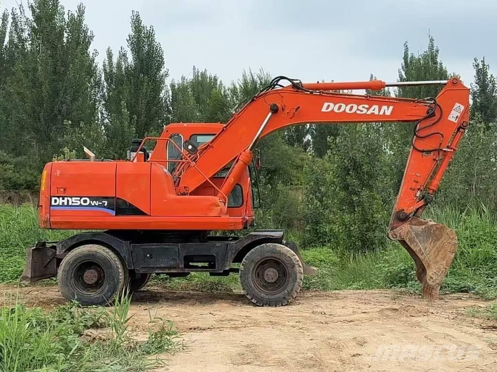 Doosan DH 150 W-7 Ekskavatori uz riteņiem