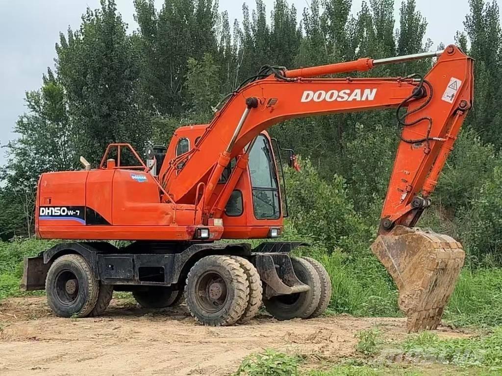 Doosan DH 150 W-7 Ekskavatori uz riteņiem