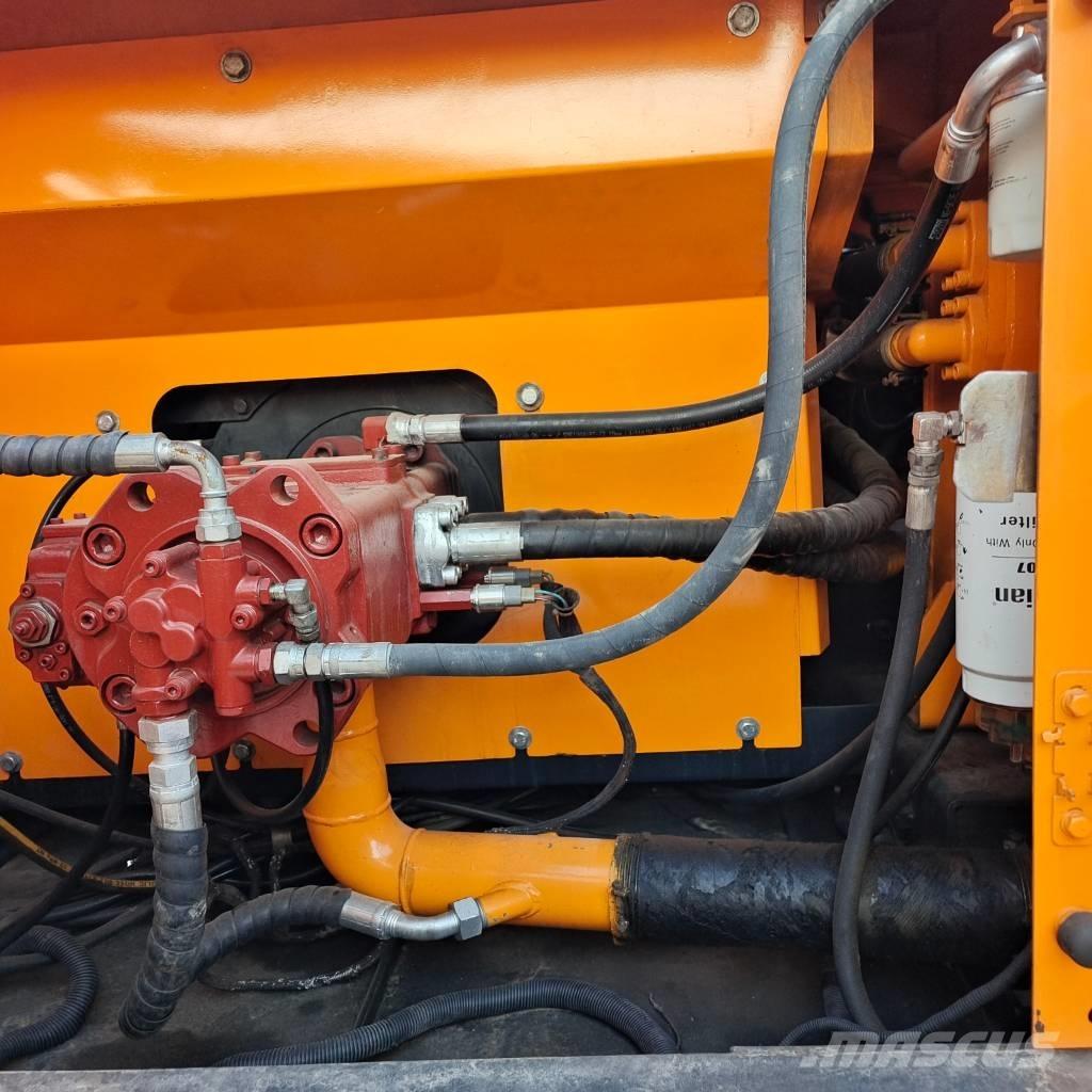 Hyundai 305 LC-9T Kāpurķēžu ekskavatori