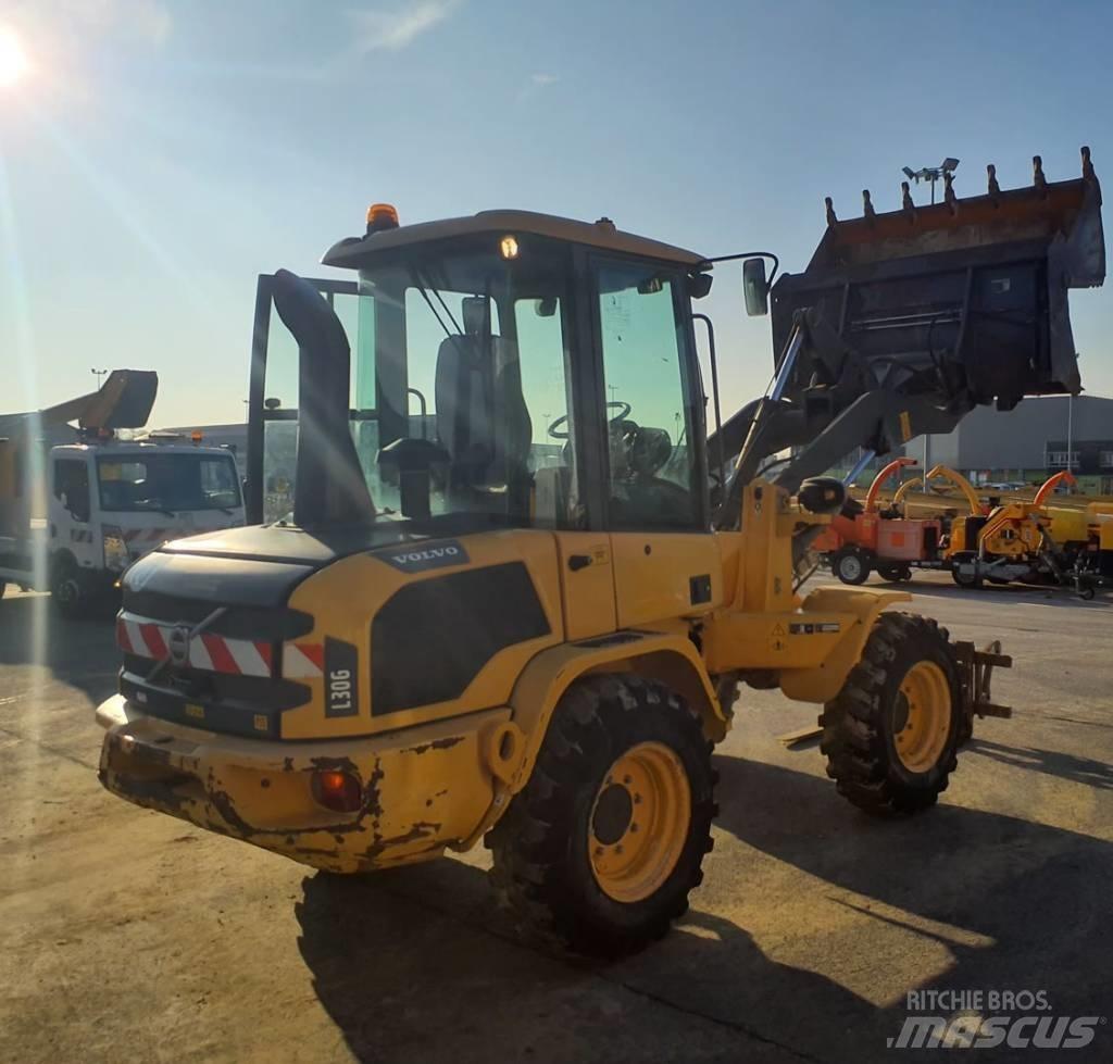 Volvo L30G Iekrāvēji uz riteņiem
