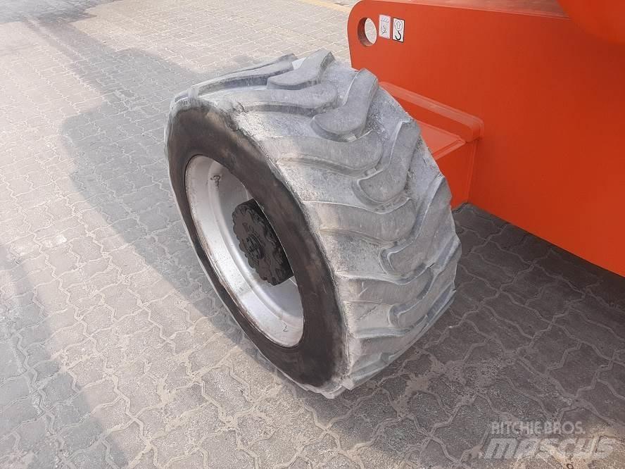 JLG 800AJ Strēles pacēlāji
