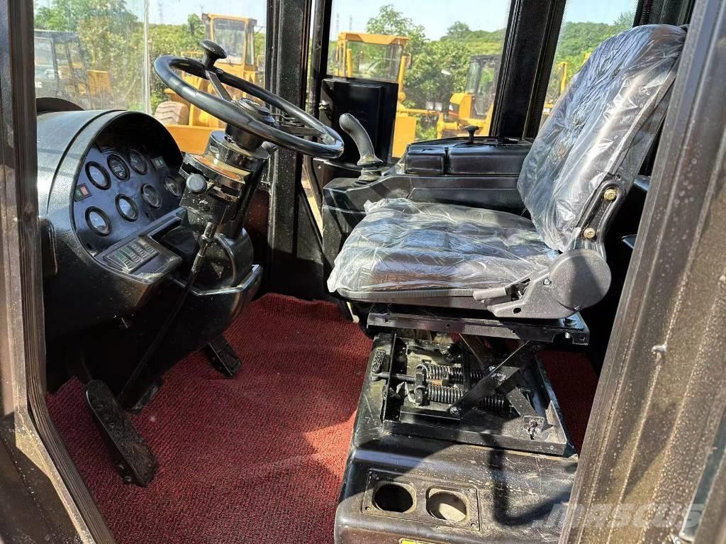 CAT 966H Iekrāvēji uz riteņiem